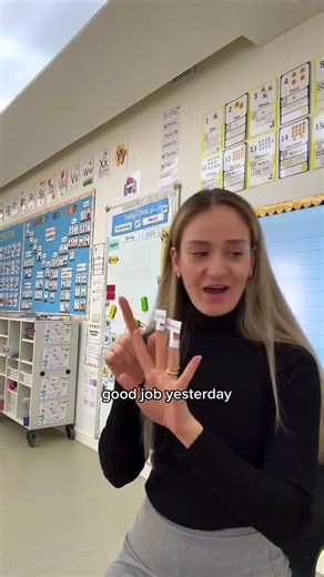 Here’s a super easy way to teach your little ones time concepts using their hand: 👉Day Before