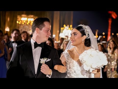 A Bridal Entrance You Can’t Miss at the Pyramids of Cairo!