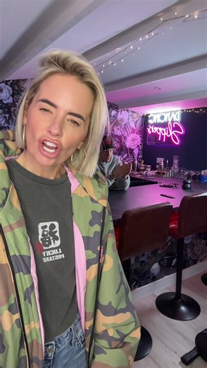 Amy-Jo Simpson (@amyjosimpson)’s videos with suono originale - .