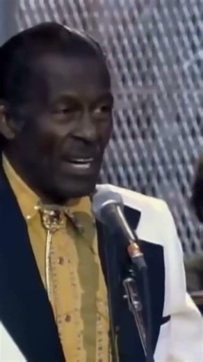 The Legendary Chuck Berry Moment With Bruce Springsteen #classicrock #guitarist #shorts