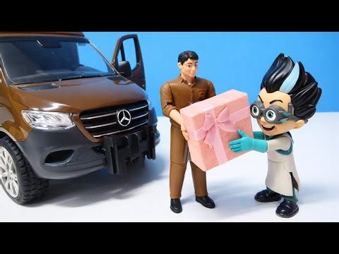 Romeo's plan: He's sending a package to PJ Masks to test his new invention! For kids.