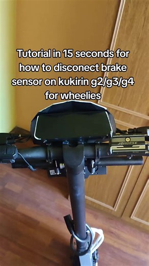 Tutorial in 15 seconds on how to disconnect the brake sensor cable for wheelies! Hope it helped! #kukiring2 #kukirin #brakesensor #escoter #kukirinescooter @kukirin.official @Kukirin manufacturer @Kukirin official business