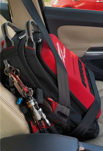 กระเป๋า Milwaukee ราคาและรถ Volvo V60