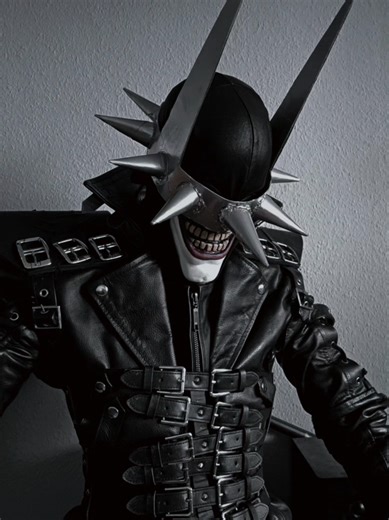 If Batman is still alive, but you don't find that funny at all 🤡..💀 #batmanwholaughs #dcmultiverse #batmancostume #horrorcosplay #maskedcosplayer