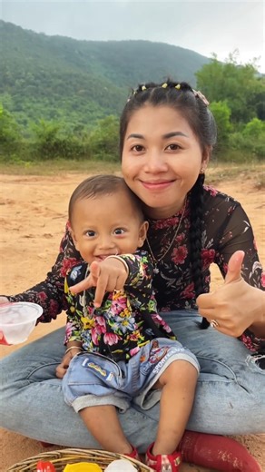 Very resourceful GIRL #camping #survival #bushcraft #outdoors