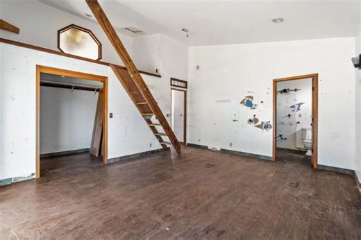 House hunters spot ‘death stairs’ in derelict house