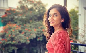 Mrinmayee Godbole And Isha Keskar Share Backstage Shenanigans On The Social | SpotboyE