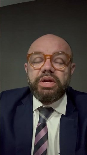 De acordo com o artigo 58, §1º da (CLT), o trabalhador pode se atrasar até 5 minutos por dia. #adv