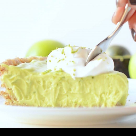 {New!} Got some ripe Avocado? 🥑 This KEY LIME AVOCADO PIE will solve it ! 😋 100 % Vegan Gluten free Paleo Low Carb Full recipe: https://www.sweetashoney.co/avocado-key-lime-pie-vegan/ | Sweetashoney.co