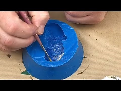 How to Paint Mica on a Mold for Resin