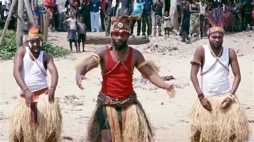 Discover the Old Vibes of Fally Ipupa's Eloko Oyo