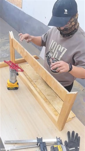 Precision Router Jig – Master Woodworking Cuts Like a Pro Tired of wobbly, inconsistent cuts? The Precision Router Jig turns your trim router into a precision tool, delivering professional results for hinge mortising, edge routing, and hardware installation—no guesswork, no mistakes. Why Is a Game-Changer： ✅ Professional Precision: Cut perfect mortises, dados, and edge profiles with repeatable accuracy. ✅ Universal Fit: Works with most standard trim routers (Makita, Bosch, DeWalt, and more). ✅ B