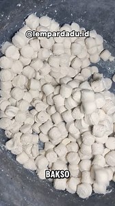 163K views · 1.8K reactions | Bukan dilahirkan dari orang kaya, Nekat bikin usaha sampe laku 900kg perminggu! punya 40karyawan, omset tembus ratusan juta‼️朗 怒KERIPIK TAHU CRISPY 酪INFO PEMESANAN WA 0857-0038-5183酪INFO BELAJAR BARENG WA 0882-2532-1856#keripik #tahu #krispi #jogja #enak #renyah #murah #halal #cemilan #food #foodie #gurih #mantep | Lempardadu.id | Facebook