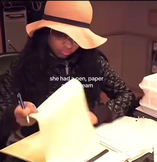 That pen is iconic 🩷🩷#queen #fyp #queenofrap @Nicki Minaj #fyppppppppppppppppppppppp