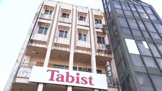 「3階まで煙が充満している」ホテルが入るビルで火事 宿泊客など33人が避難 1階の飲食店から出火《新潟》