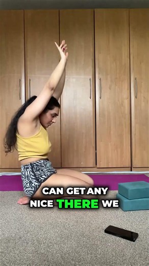 Testing your mobility with this simple cat stretch
