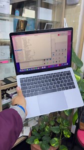 1.4K views |  Macbook Pro 2017易 intel i5 256Gb Stockage 08Gb Ram...