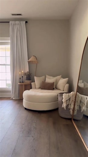 🎉Get comfortable with our modern swivel chair and storage stool! 💤Four pillows are included to suit any room.☁ | TfqweA