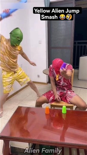 Yellow Alien Giving Jump Smash to Red Alien | Game Challenge #shortsfeed #alienfamily #viral