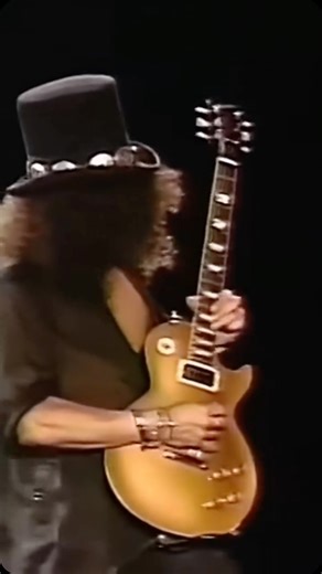 Roses Axl on Instagram: "#Gunsnroses #gunsandroses #gnr #slash #axlrose #duffmckagan #rock #hardrock #rocknroll #rockmusic #guitar #guitarist #welcometothejungle #novemberrain #appetitefordestruction #gunsnrosesfan #gunsnrosesforever #gunsandrosesfans #useyourillusion #heavymetal"