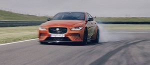 131K views · 136 reactions | 獨特創作本能，唯有 Jaguar 可能。 以速寫聞名的藝術家...