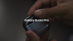 最新 Galaxy Buds3 Pro 磅礡登場，LED動態燈效時尚外觀，搭載全新 Galaxy AI，無論在音質、舒適度、還是智慧功能上，讓你感受無與倫比的沉浸式聽覺饗宴。 | Samsung