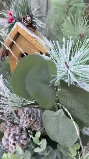 Winter wreath, Snowy basket for front door, Basket decor for entryway, Christmas gift for bird lovers, Christmas basket for nature lover 24”