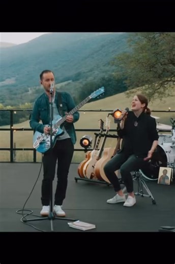 34K views · 2.2K reactions | Retrouvez les 2 albums Royaume avec les chants : La Guérison - Louez l’Éternel - Mon berger - J’ouvre mon cœur et le livre  « 50 encouragements de Jésus » dans un pack https://www.glorious.fr/accueil/77-package-album-et-livre-.html | Glorious | Facebook