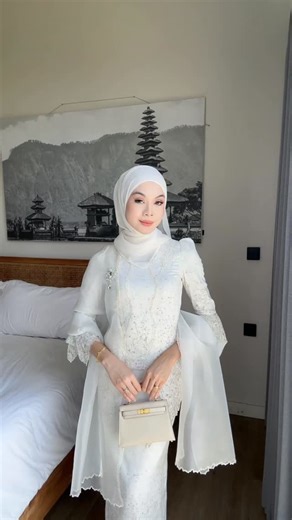 @qiszar on Instagram: "Leah is for dearies who love effortless elegance, lagi-lagi it’s come with subtle printed design auto buat look nampak kemas dan sopan ✨ Once you put this on, terus rasa confident. This is the must have piece you’ll keep reaching for. Berapa 🤍 for this Leah collection?"