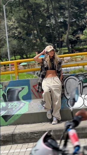 Insta: kimrampersad ¿te gusta mi outfit? 🤎