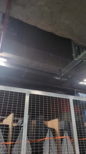 Radiohead ensayando "Subterranean Homesick Alien" durante la prueba de sonido hoy noviembre 3, 2025 en la Movistar Arena, Madrid, España. 🎥 YoSoyBerkeleyBoy Canal YT: www.youtube.com/@YoSoyBerkeleyBoy #edobrien #colingreenwood #PhilipSelway #thomyorke #jonnygreenwood #soundcheck #madrid #españa | Radiohead Latin America