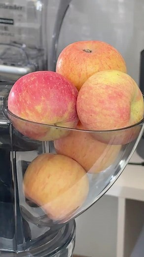 Apple Juice Made with a Home Juicer