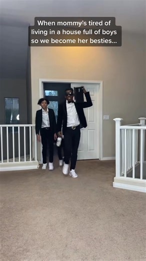 His face at the END 🤣💀 #viral #funny #family | The Beverly Halls