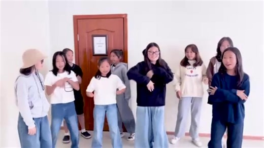 36K views · 816 reactions | "DC" Бүлэг "Thunder Kiss me"殺殺  MOVIE...