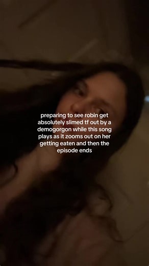 she’s had too much screen time i’m scared #fyp #strangerthings #robinbuckley