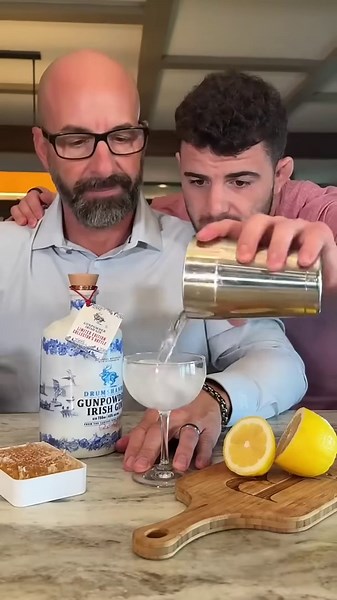 Bees knees cocktail 🐝 🍸