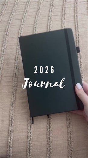 took a lot of inspiration from @Rachel Catherine 📖 for this years journal! excited to see what this year has in store ❤️ #booktok #booktokaus #bulletjournal #journal #readingjournal
