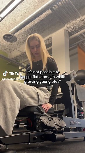 I’m going to make a more in depth video on body recomposition and lean bulking soon 🫡 If you want to get the flat stomach big glutes combo, my transformation guide will help get you there ❤️