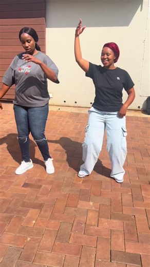 Leli 1k 😂😂😂 Dance Challenge with Mom