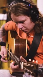 609K views · 10K reactions | Billy Strings + Tommy Emmanuel = 勞 | Country Guitar Players | Facebook