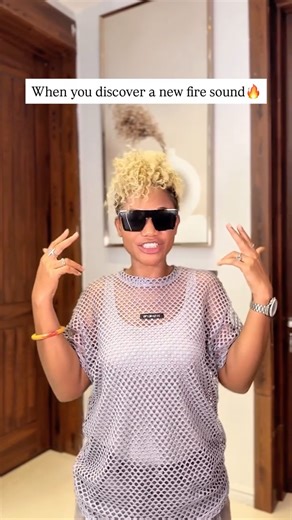 Ada Ehi on Instagram: "Overflow, you can’t hide it 😌 “BOKU” by @yadahworld is Out 🔥 @isvee.baby for my jeans 🙏🏽"