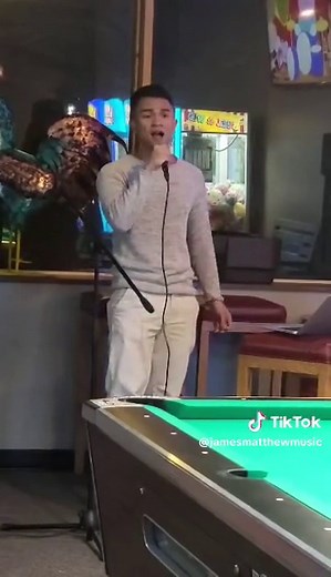 This lady’s reaction is one of the reasons why i love singing. 🥹🥰 #theprayer #fyp #celinedion #andreabocelli #joshgroban