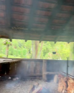 1.5K reactions · 64 shares | Cozinha da fazenda com bons profissionais e costela fogo de chão na pousada fazenda Caetés em CAMBORIÚ cidade que deverá ser a capital dos condomínios rurais . | Leonel Pavan | Facebook