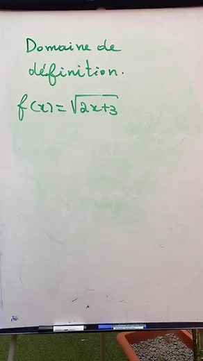 Domaine de définition d'une fonction avec racine carrée