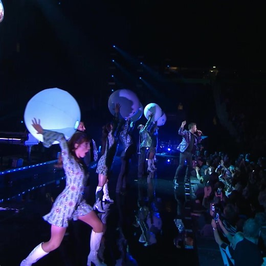 From moments like the “Request Segment” to performing with his 14-year-old self, you don’t want to miss Donny’s return to stage! Experience an exciting, energy-filled musical journey where guests can expect a party as he performs his timeless hits. | Donny Osmond