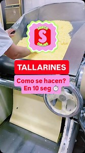 Cómo se hacen los tallarines 👇 — Se amasa en la sobadora la masa bien finita ✨ — Se pasa por los rodillos cortantes de la Maquina Fidelera 🫶 — Se les pone un poquito de semolin para que no se peguen — Y quedan listos para hervir 3 minutitos… nada más 😍 Frescos, livianos y caseros. Así hacemos los tallarines en Santa 🍝❤️ ¿Los probaste alguna vez? ¿Querés pedirlos? Te dejo el link en mi bio 📲 santaonline.ar | Santa Online