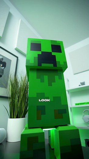 Unboxing the Minecraft Creeper Mini Fridge
