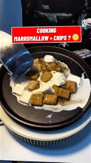 Marshmallow + Chips? 🤯 -cooking shorts - fun for kids - short video - trend