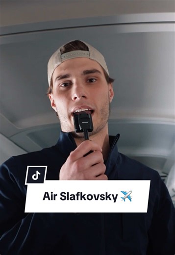 Interview de Juraj Slafkovský en plein vol