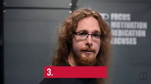 The Single Leg Deadlift has so many benefits including: • Foot strength • Ankle strength and stability • Knee stability • Hip stability • Hamstring awareness • Glute activation • Core strength ... But only when it’s done correctly! In this video we want to show you the many things that can go wrong with this “simple” exercise! It has so many benefits that it made it into The Simplistic Mobility Method®, and these are the most common mistakes we see people make all the time! When you don’t fully 